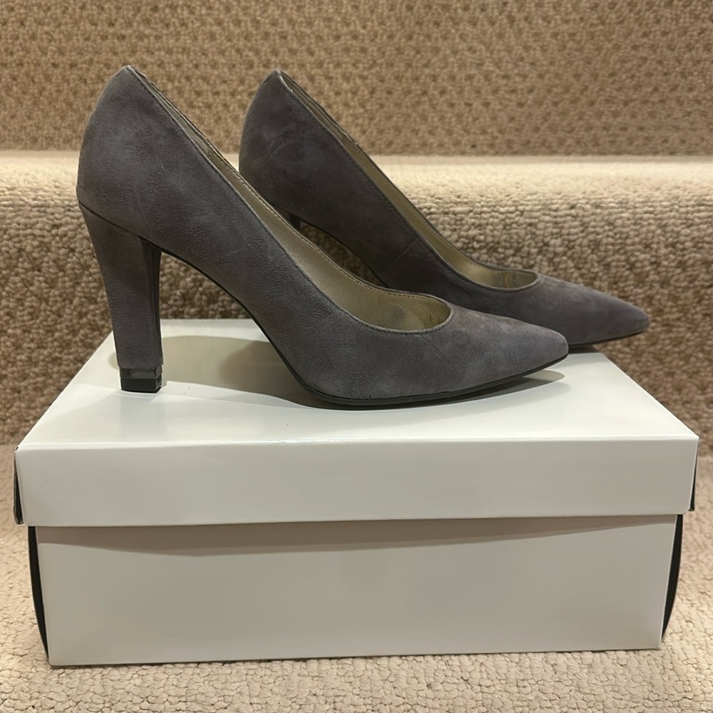 Barely worn Anne Klein heels